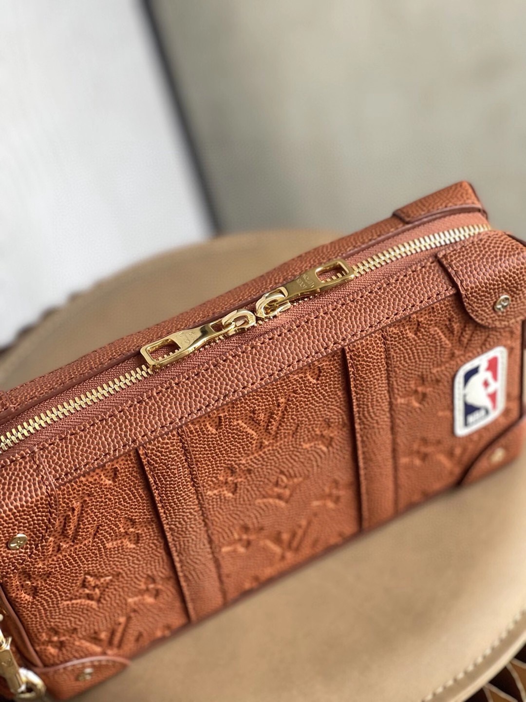 Louis Vuitton LV x NBA Flask Holder Crossbody, myGemma, DE